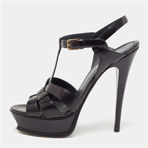 TRIBUTE platform sandals in patent leather 